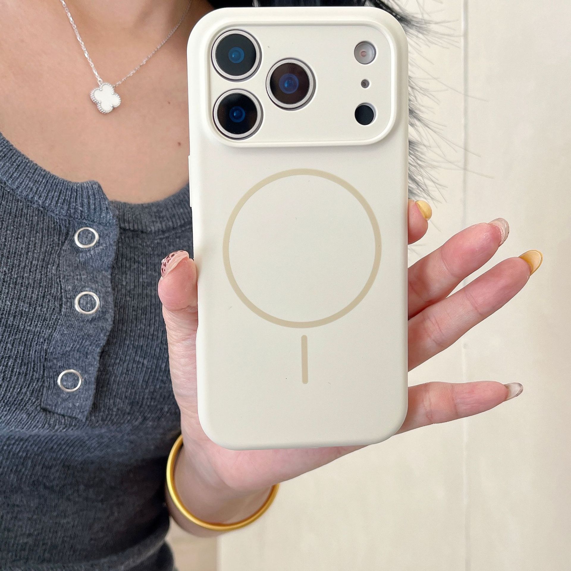 Full-coverage Precision-cut Silicone Magnetic-button Phone Case