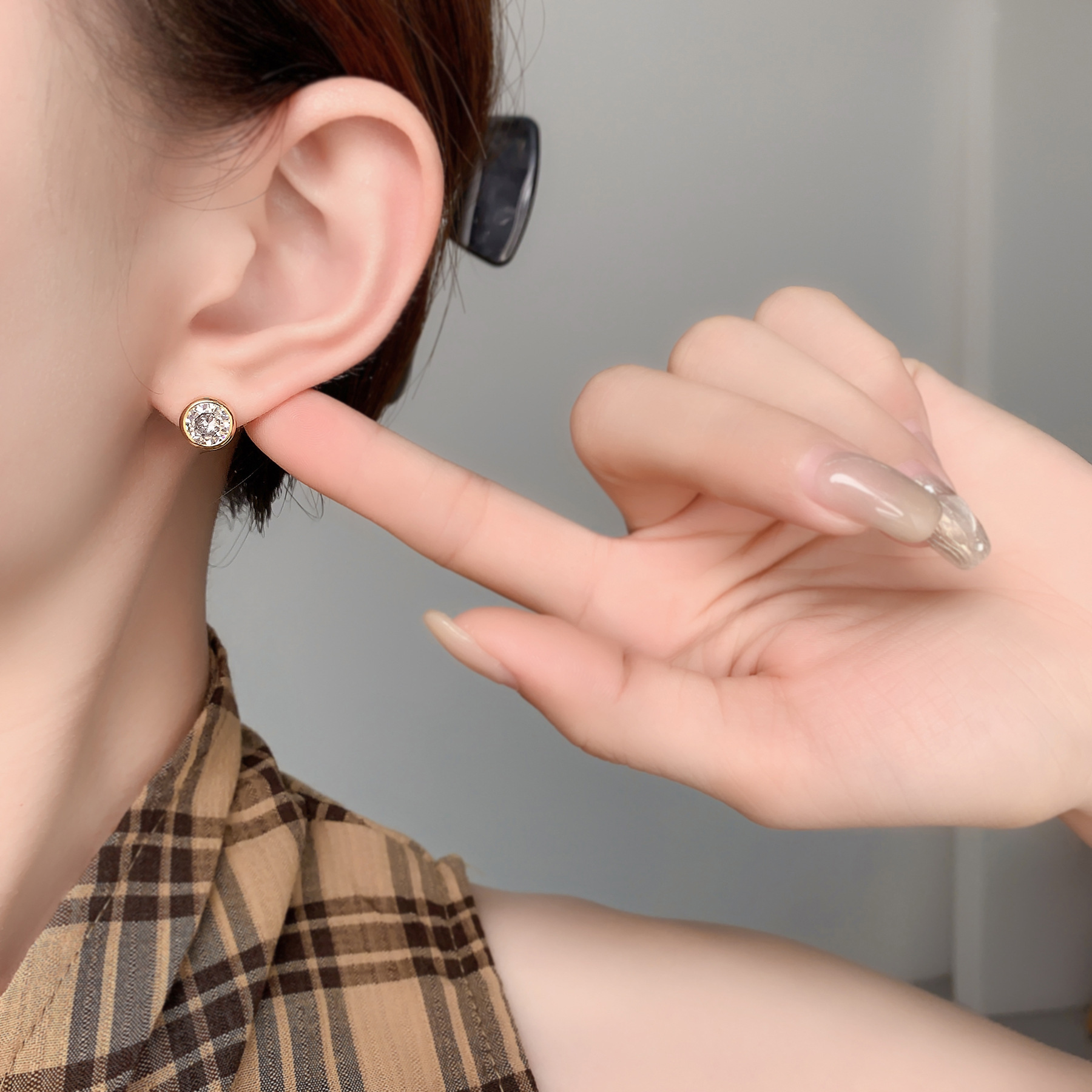 Fashion Simple Refined Zircon Stud Earrings