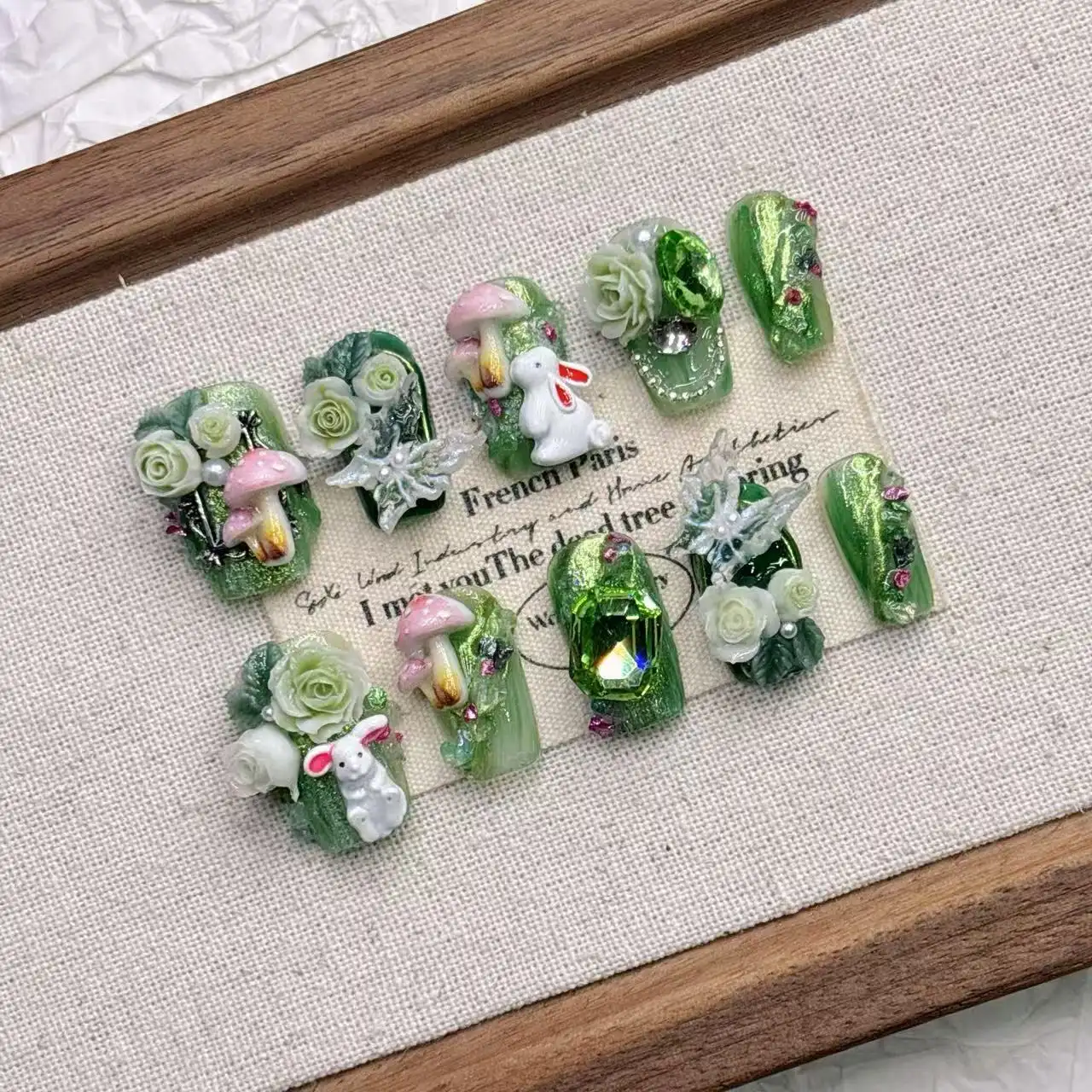 The Wizard Of Oz Cartoon Rabbit Asymmetrical Short-shaved Manicure