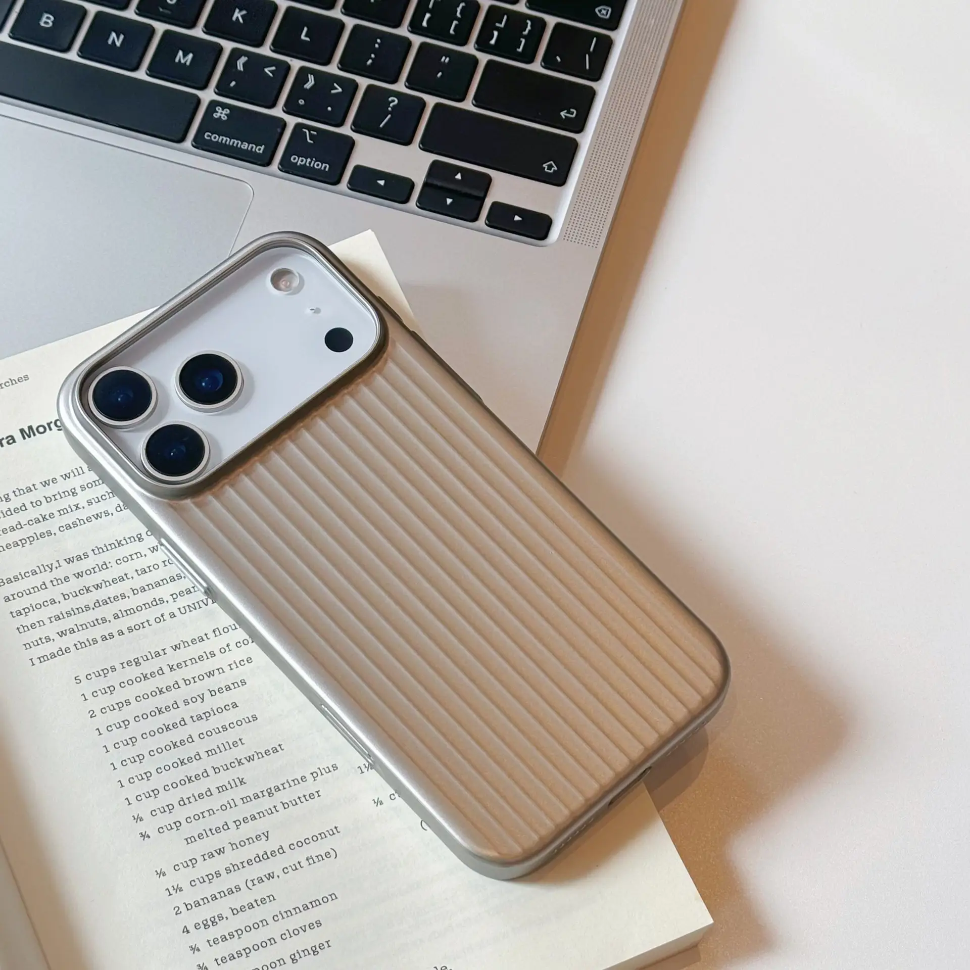 Large Hole Magnetic Drop-resistant Protective Cover