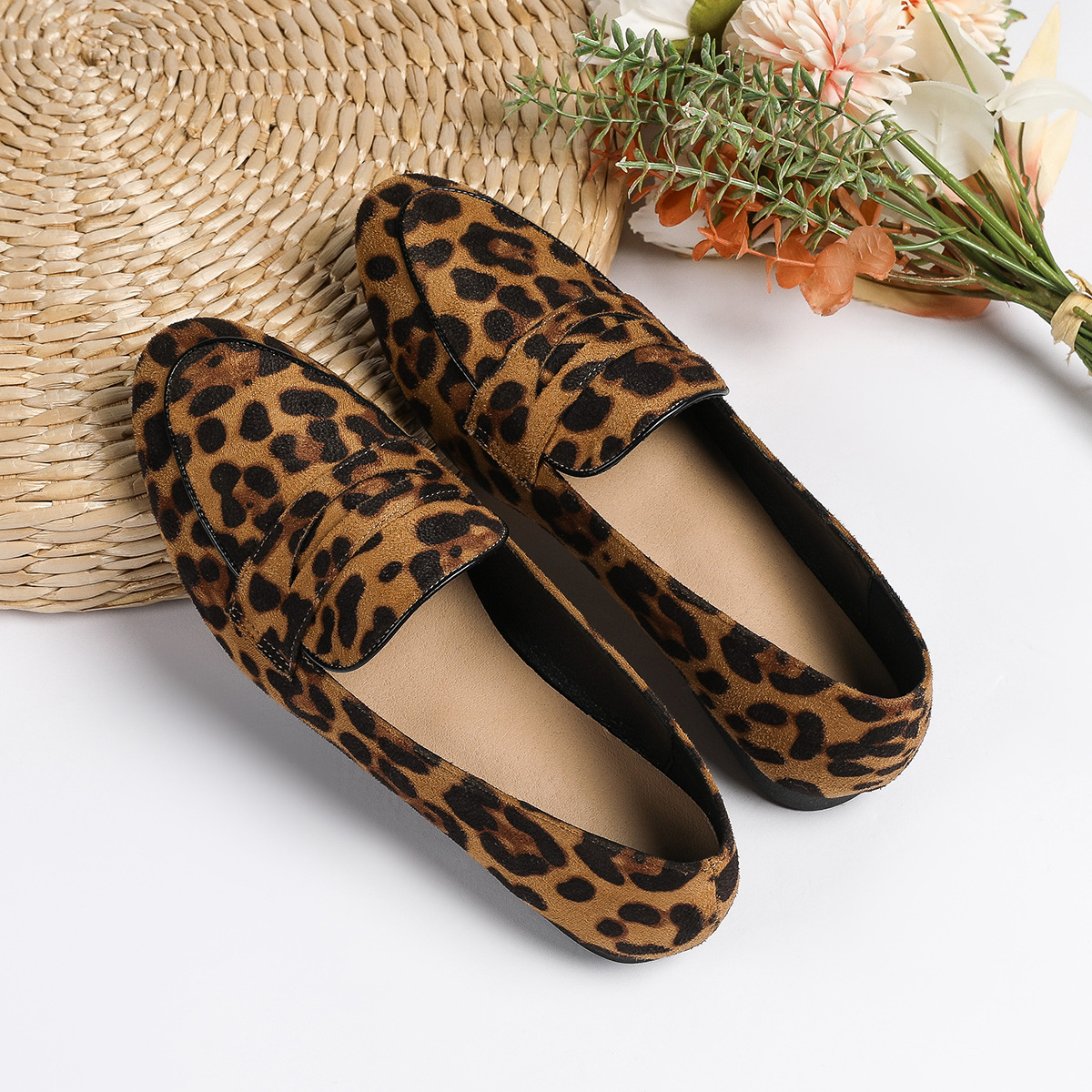 Womens Large-size Round-toe Flat Leopard-print Pumps
