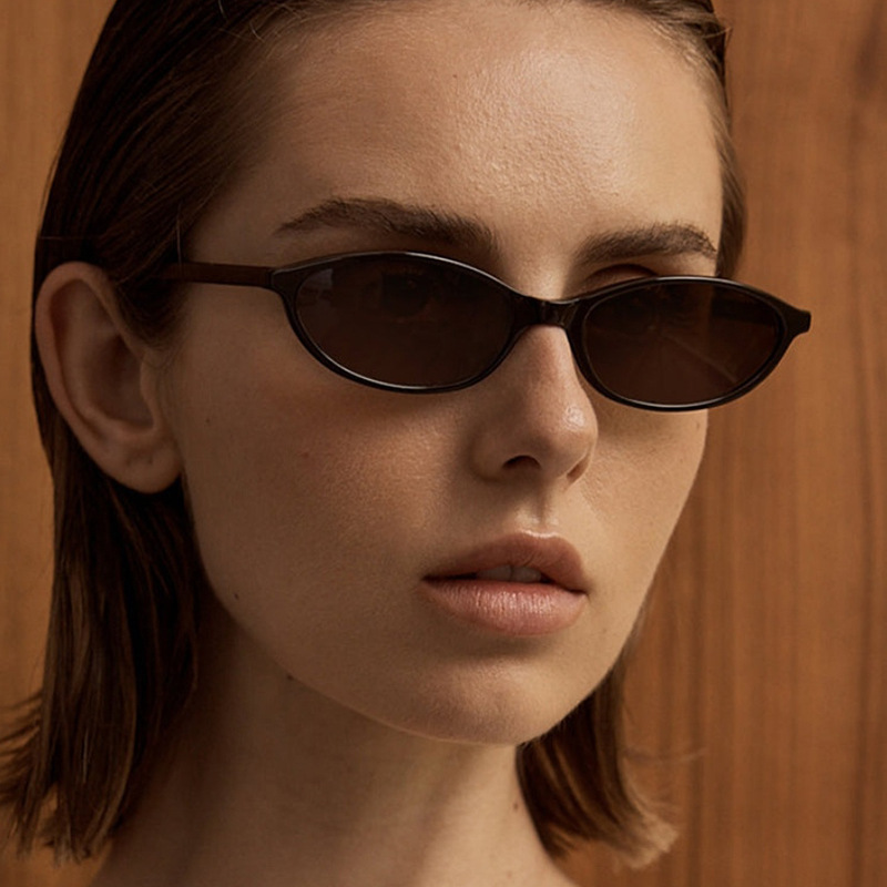 Women's Oval Sunglasses With Small - Image 3