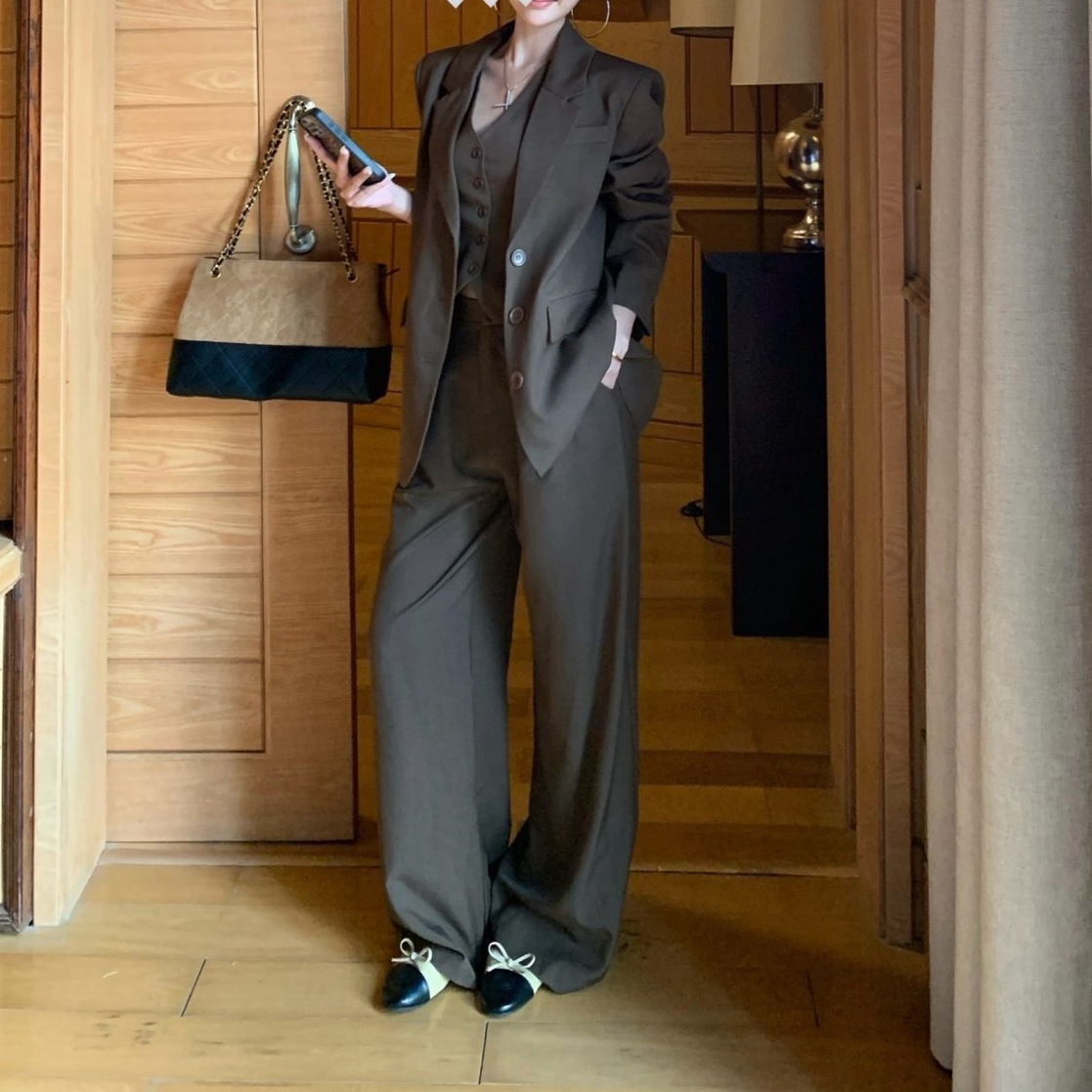 Stylish Suit With A Sophisticated High-end Vibe Premium Blazer