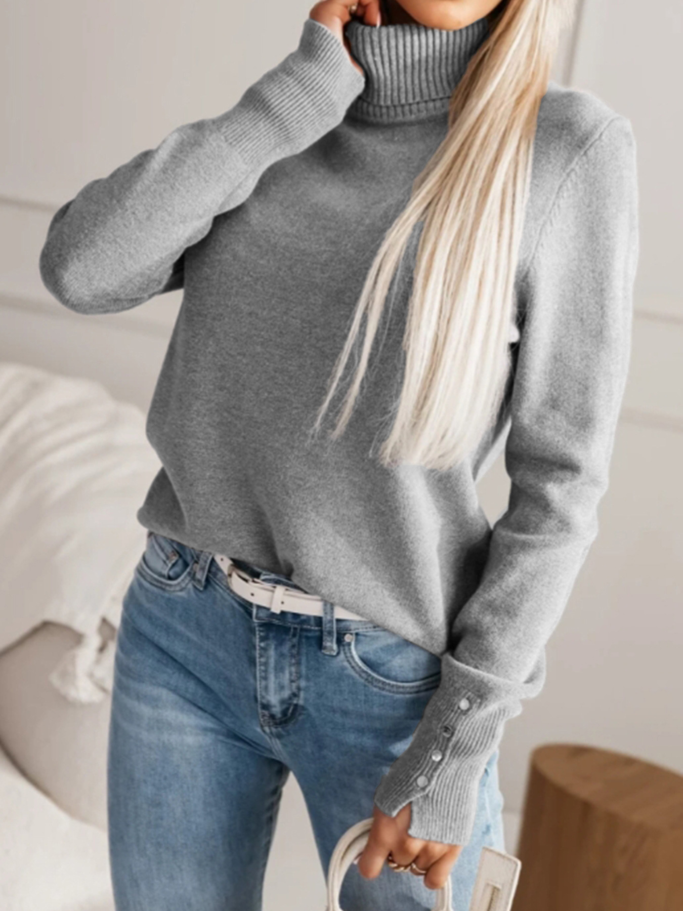 Grauer Damen-Pullover mit Knöpfen – Bild 2