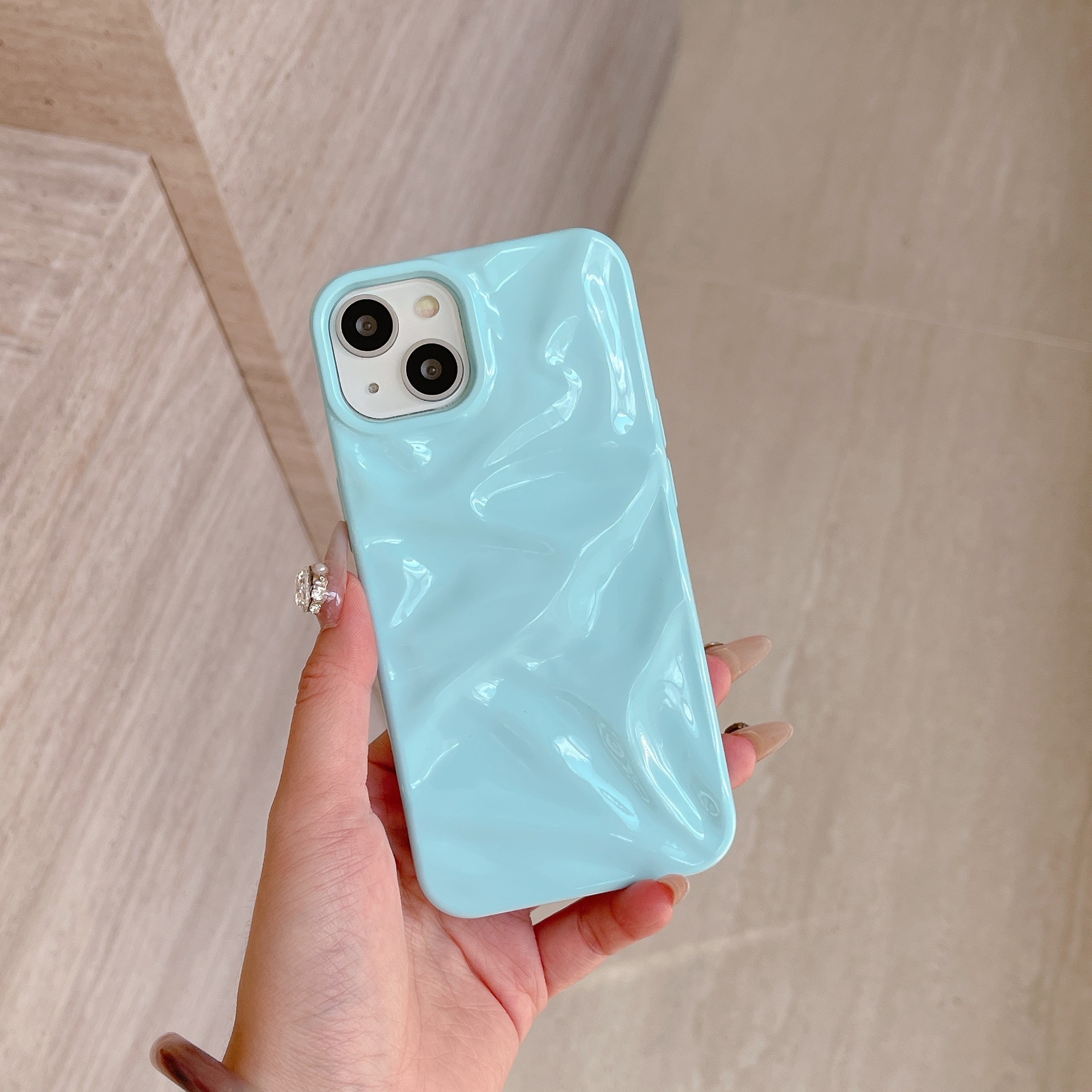 Electroplating Three-dimensional Pleated Phone Case - Image 8