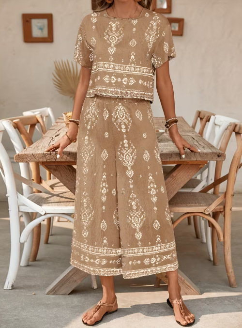 Women's Ethnic Style Printed Set – lifestyle shot