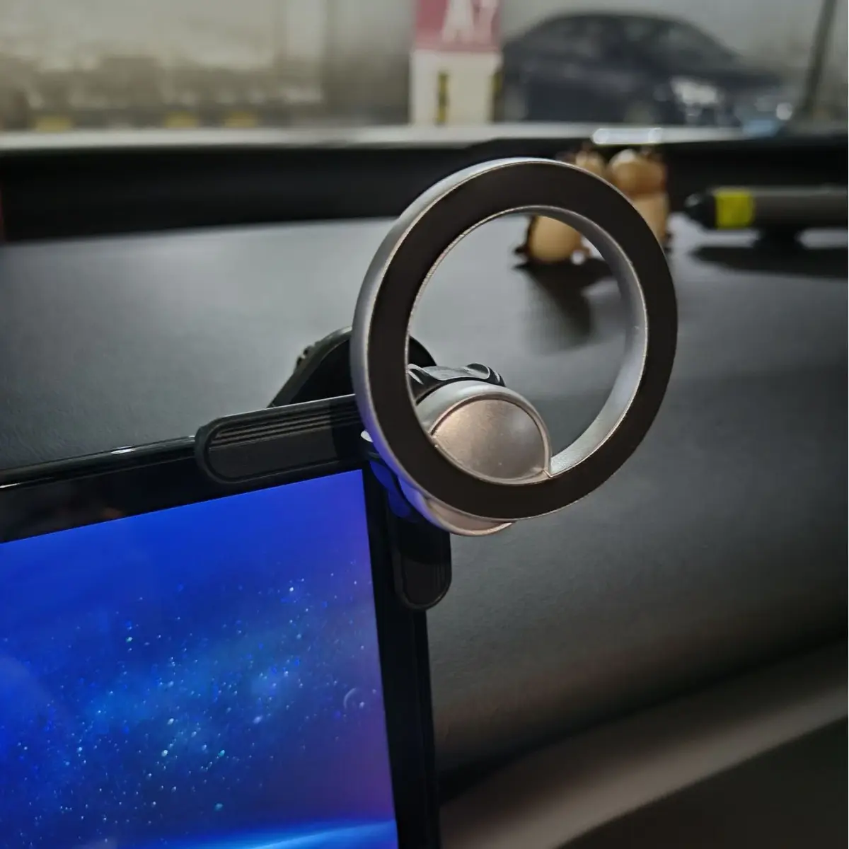 Vehicle Display Screen Magsafe Ring Magnetic Phone