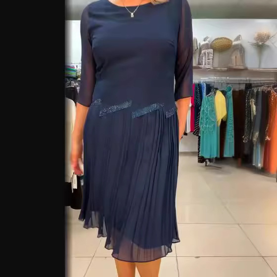 Solid Color Round Neck Elegant Slimming Pleated Skirt