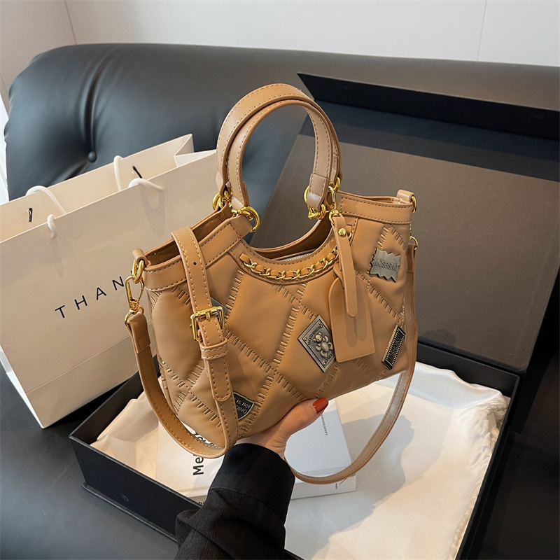 Rarely Seen Diamond-pattern Badge Shoulder Crossbody Bag