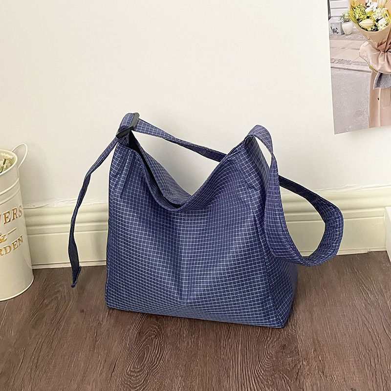 Nylon Single-Strap Shoulder Bag, picture 7 of 7