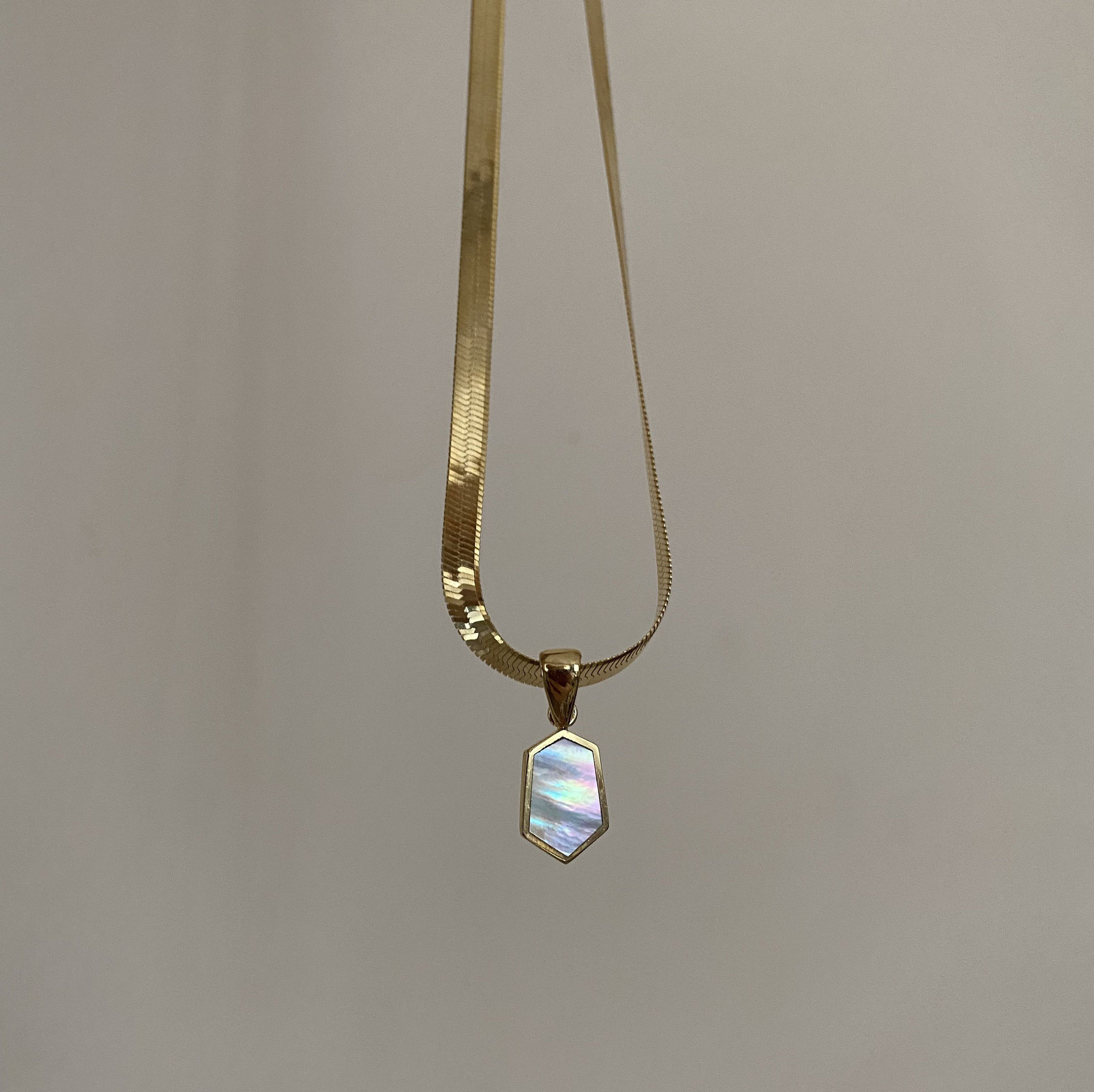 Abalone Shell Patch Electroplated 18k Golden Clavicle Chain Necklace