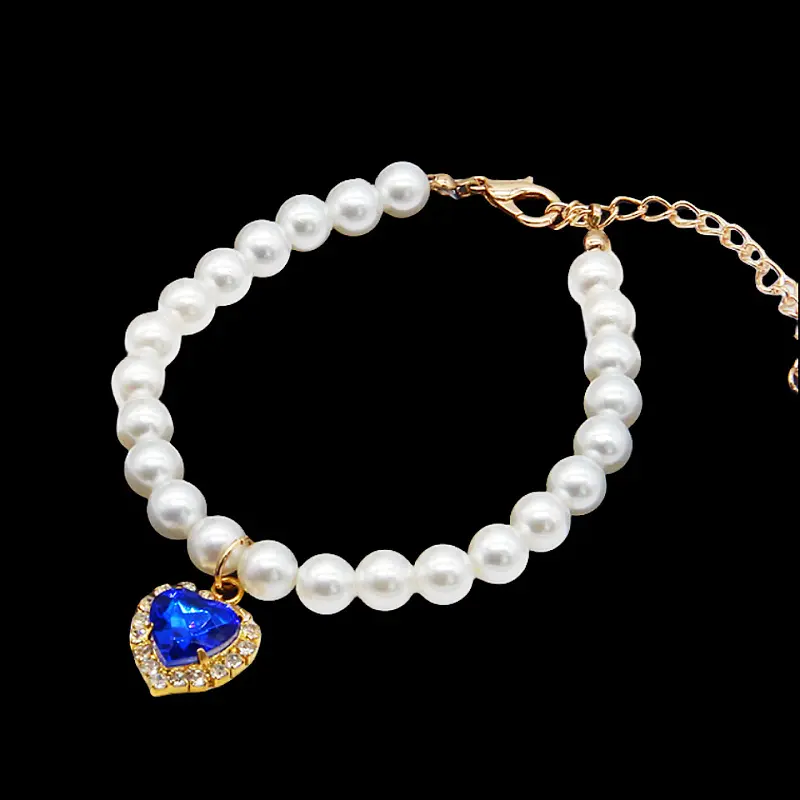 Princess-style Colorful Acrylic Heart Rhinestone Pendant Cat