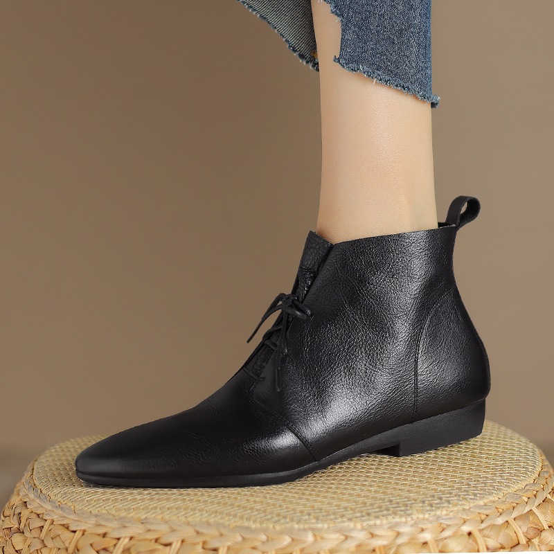 Versatile Casual Ankle Boots With A Round Toe And Flat Sole In A Vintage Style