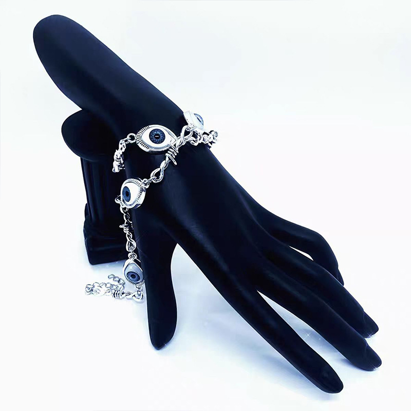 Women's Fashion Special-shaped Eye Thorn Bracelet