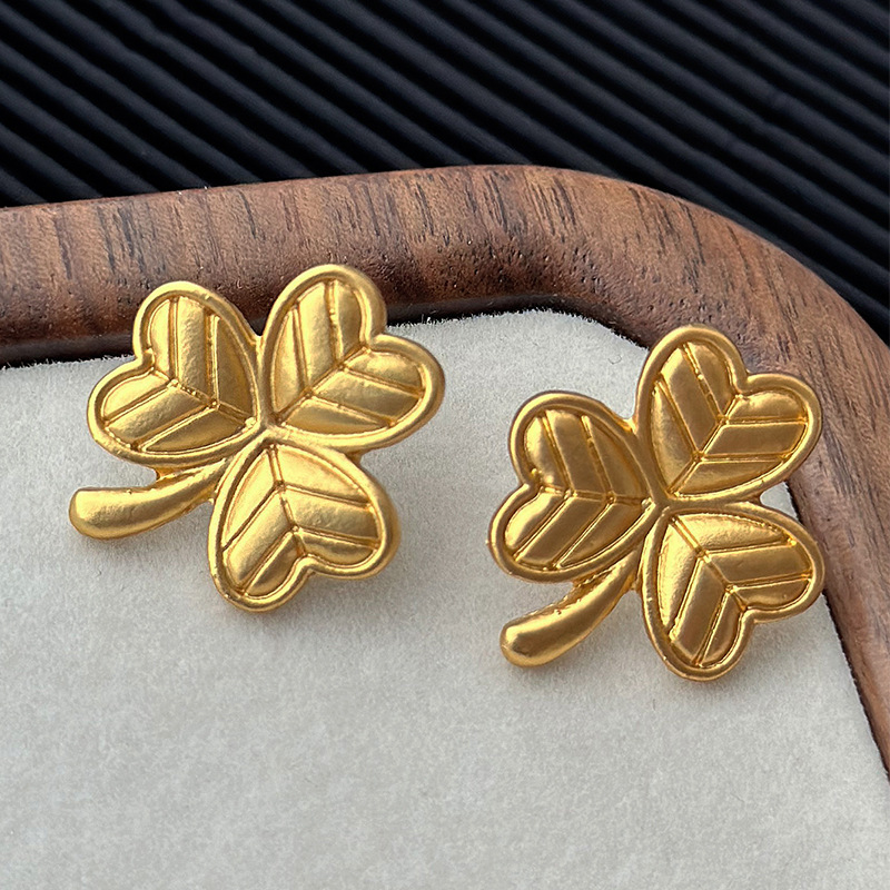 Elegant Golden Clover Stud Earrings For Women Lucky
