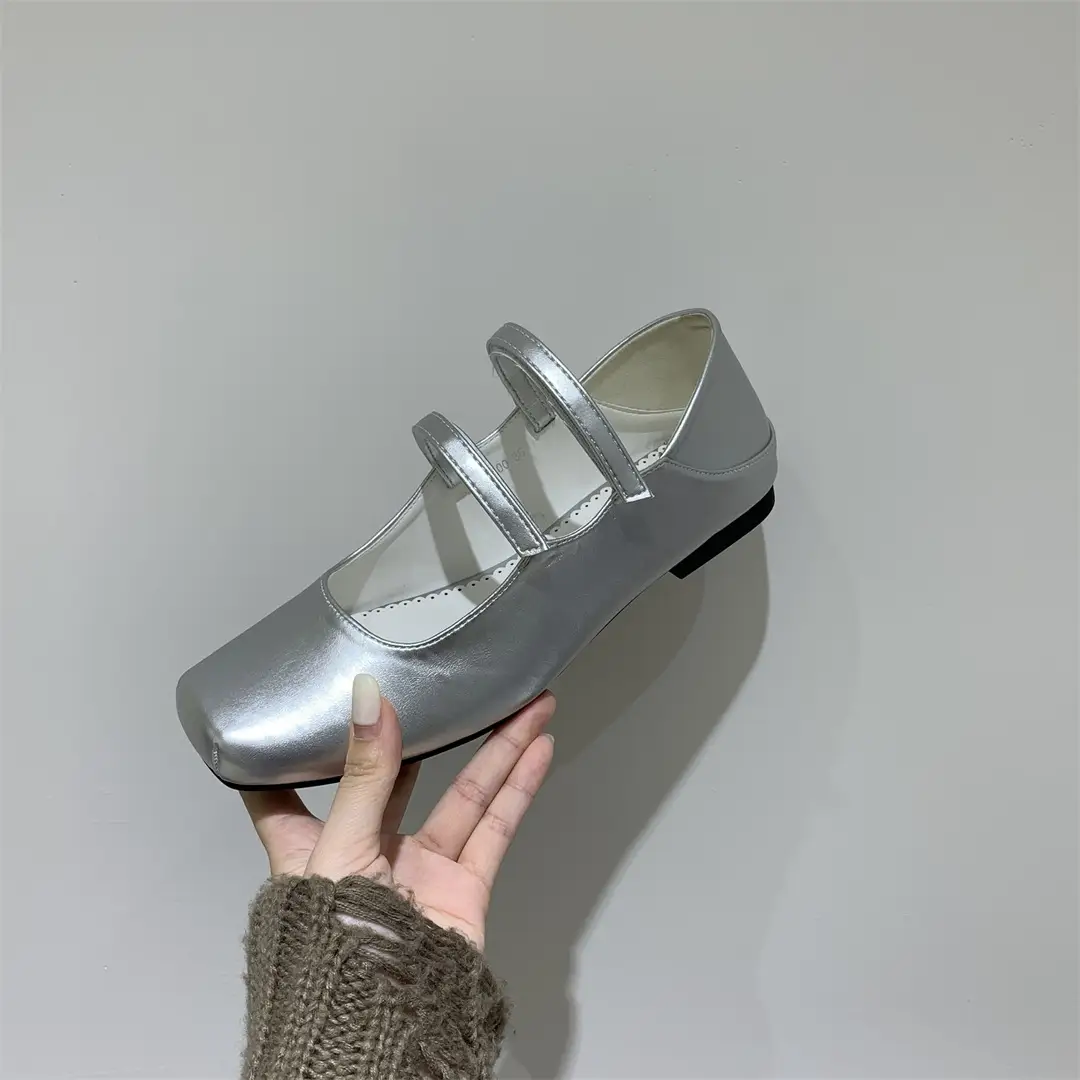 Spring And Summer New Tabi Shoes Lazy Driving Niche Pumps