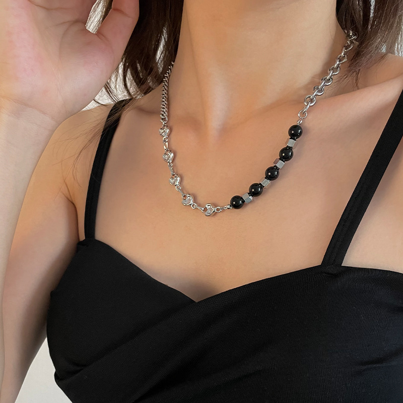 Black Round Beads Stitching Heart Necklace