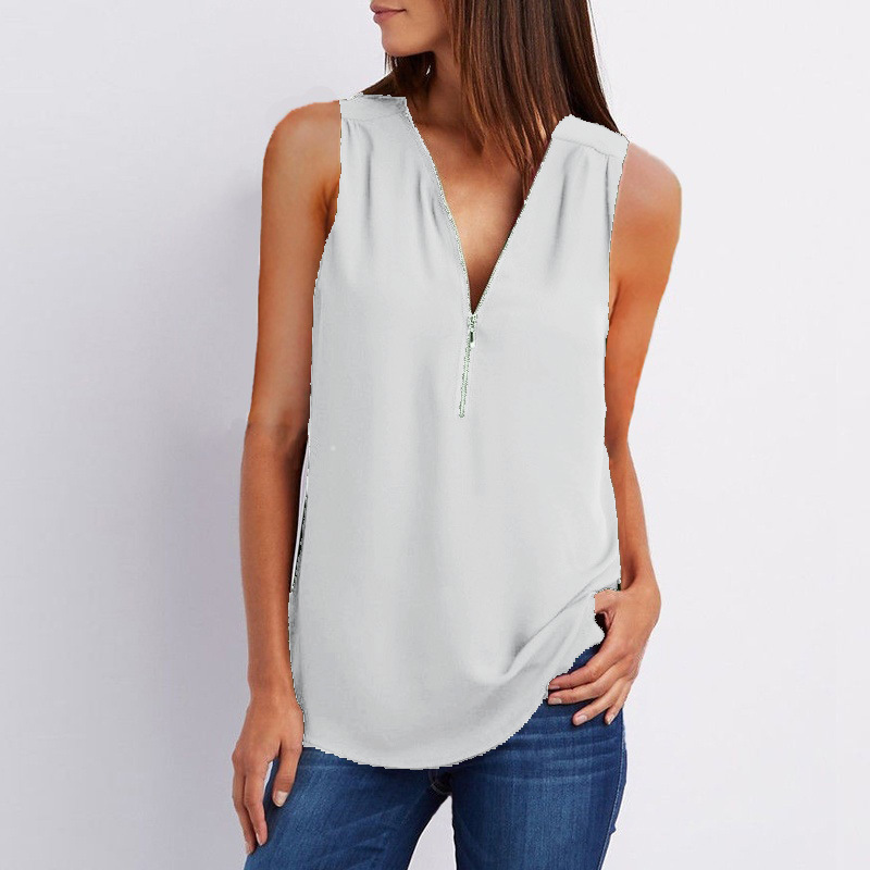 Title 3, Doutzen Blusa in chiffon senza maniche con scol...