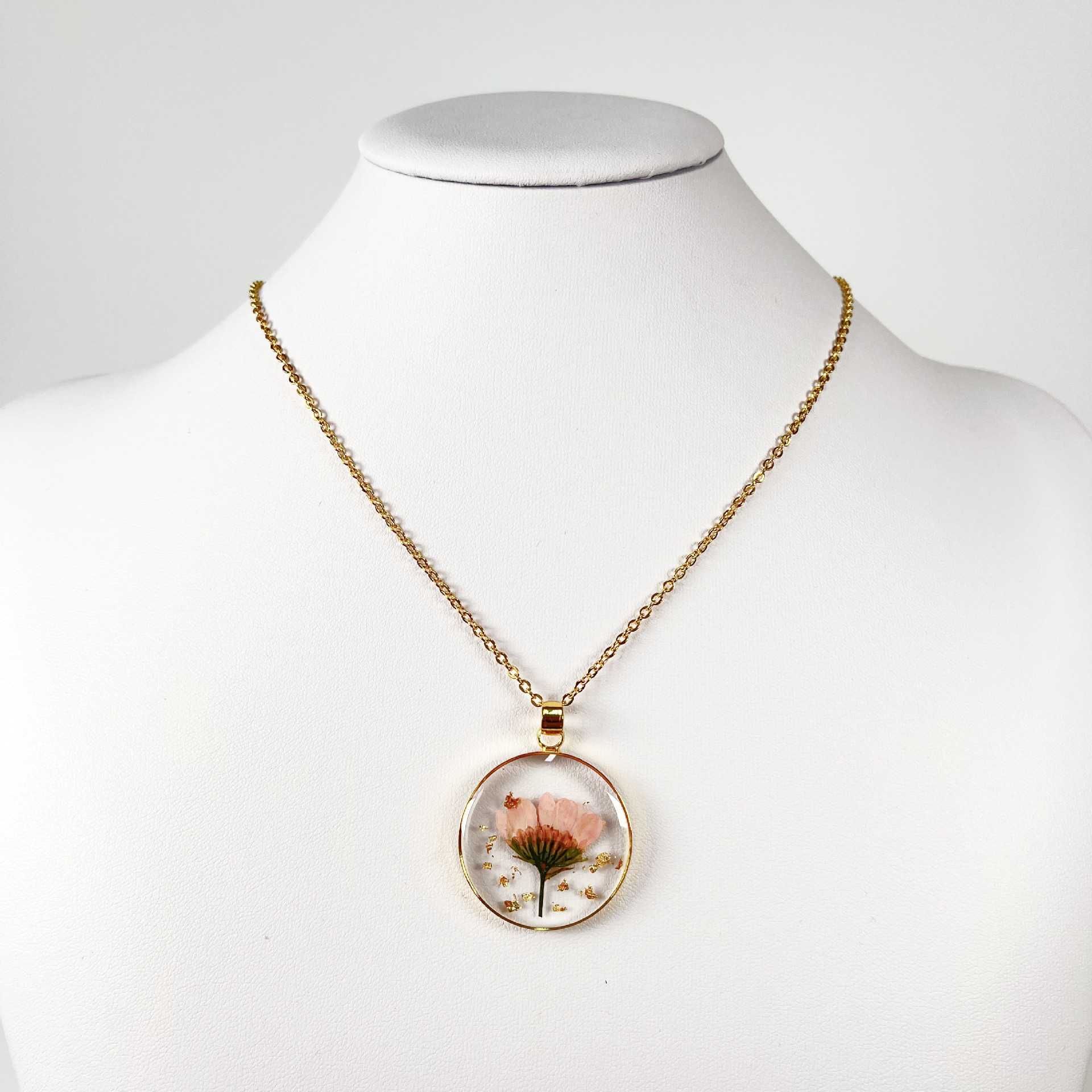Real Flower Round High-grade Eternal Flower Pendant Necklace