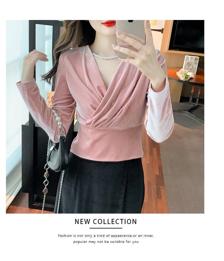 Flattering Slim-Fit V-Neck Cropped Puff Sleeve Top