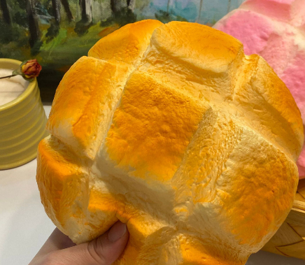 Bread Color Pineapple