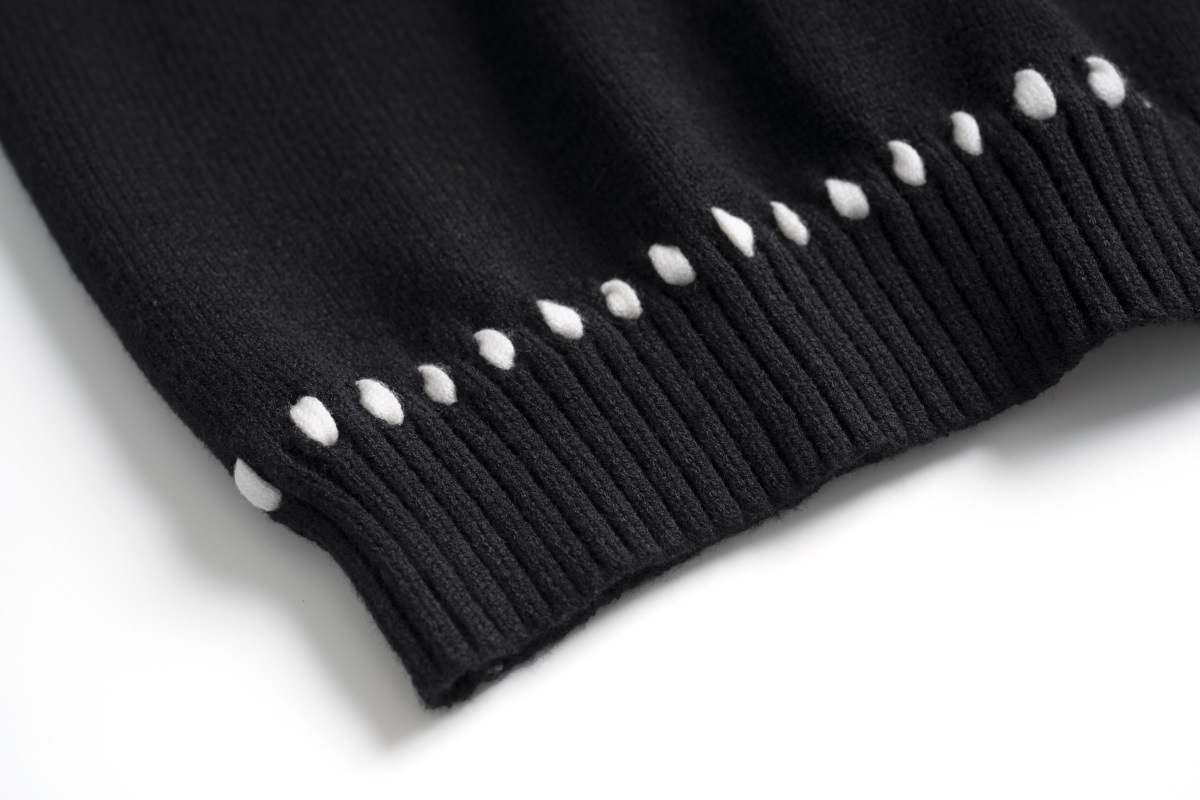 Men's And Women's Casual Round Neck Sweater