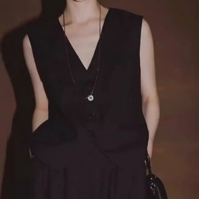 Fashionable High end Old Money Style Sleeveless Vest Western Style Black Vest - Shop at LoveMi