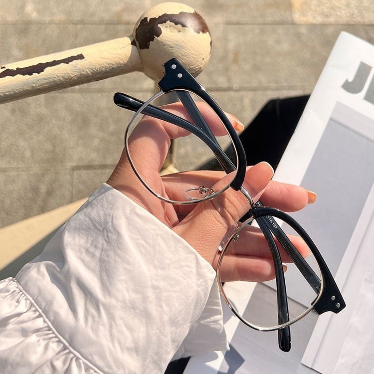 Simple Black Semi-rimless Myopia Glasses - Image 3