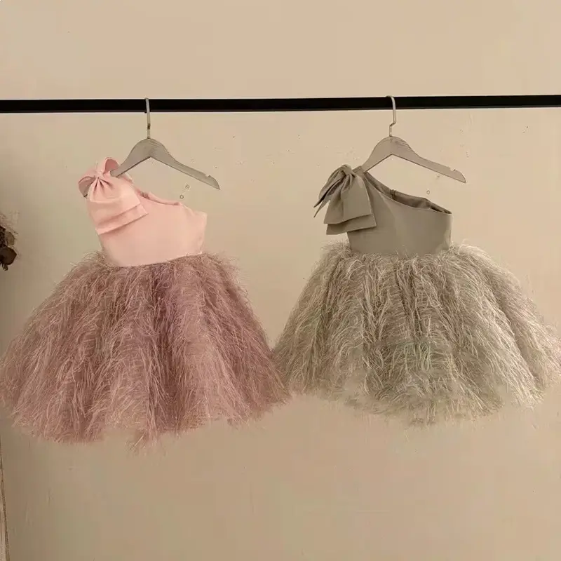 Puffy-skirt Little Host Piano Performance Outfit