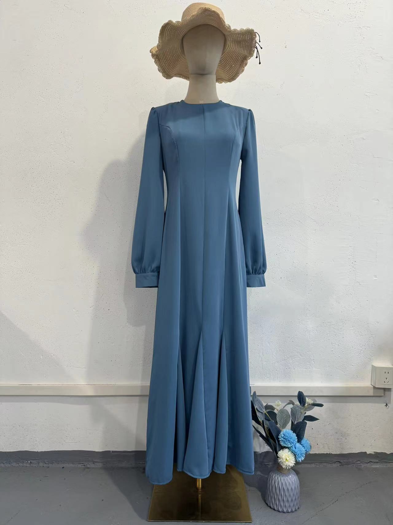 Solid Color Round-neck Long-sleeved Dress