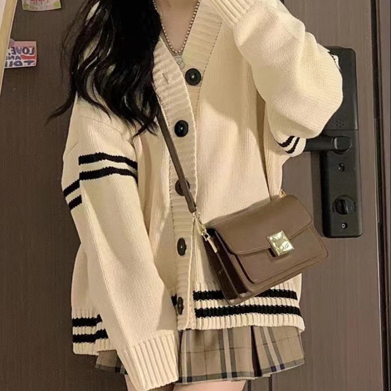 Design-focused Relaxed-fit Preppy-style Long-sleeve Knitted Cardigan
