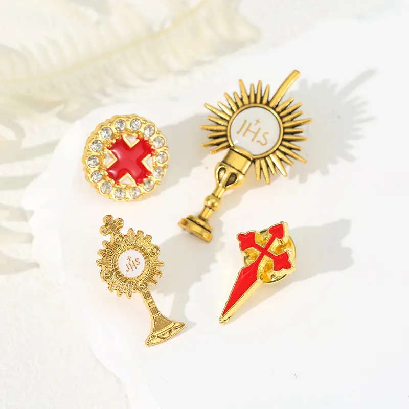 Alloy Cross Brooch, Retro And Personalized Anti
