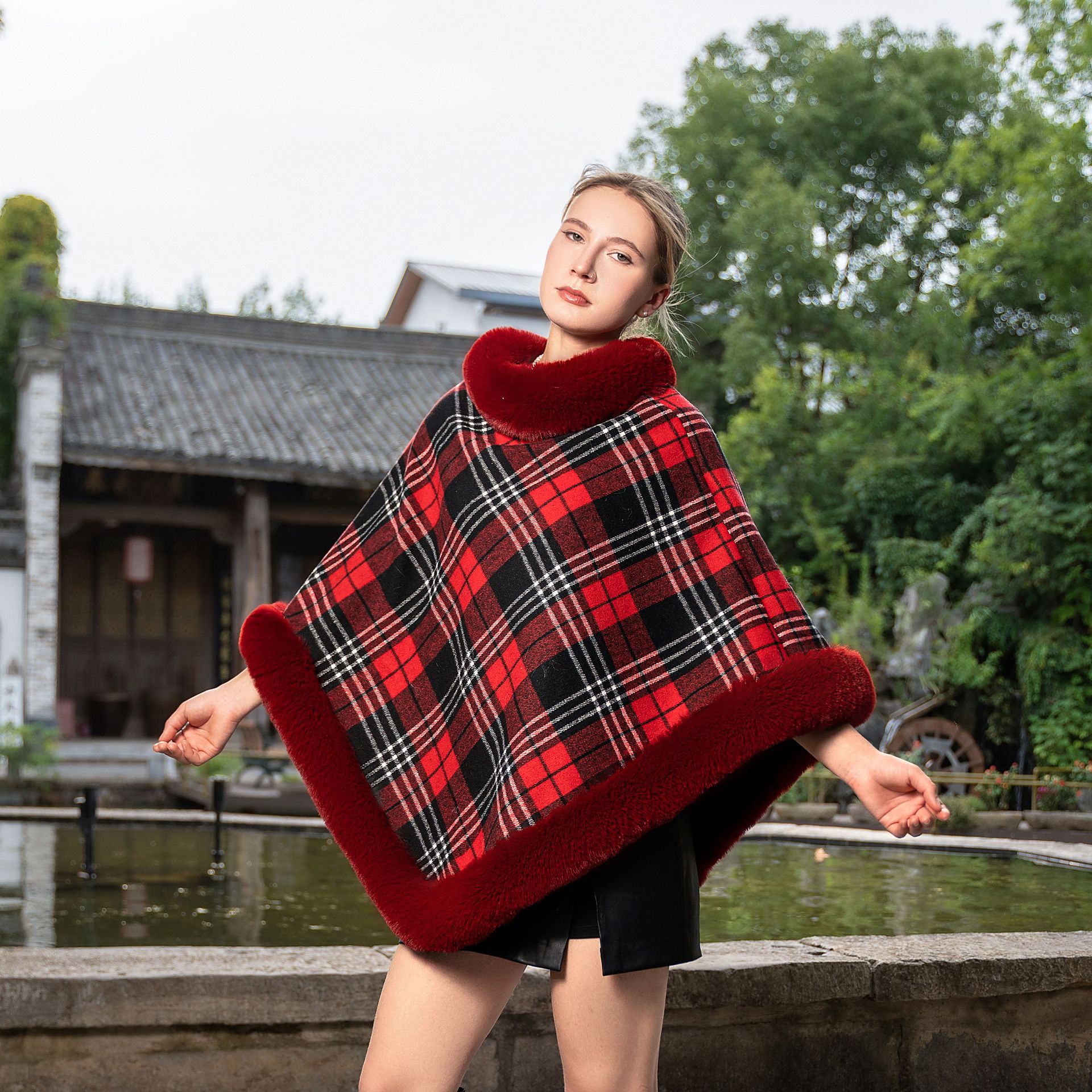 Elegant Autumn And Winter Warm Cloak Fleece-lined Thickened Fur Shawl