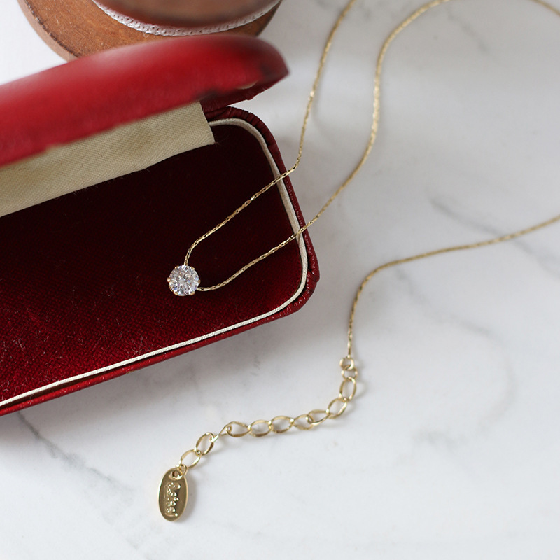 A Diamond Zircon Necklace Color-preserving Gold-plated