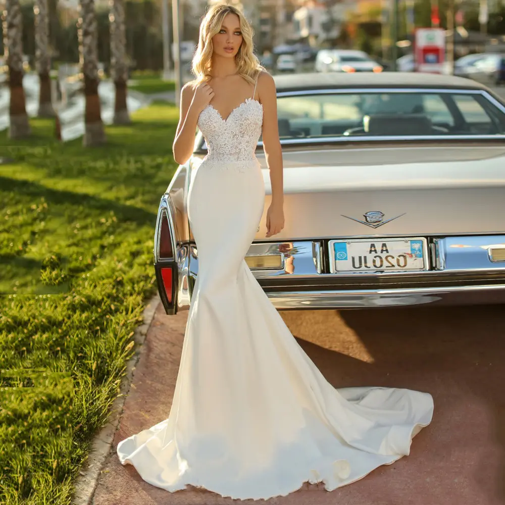 White Simple Trip Shoot Fishtail Bridal Tube Top Wedding