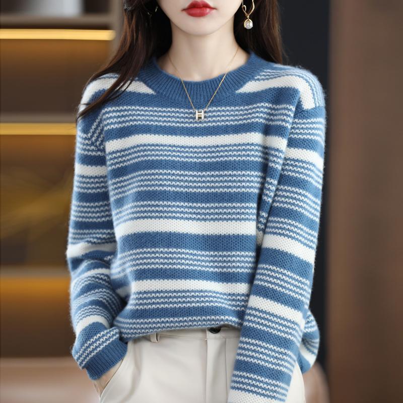 Versatile Loose-fitting Round-neck Striped Knit Top For Fallwinterstylish And Perfect As A Base Layer