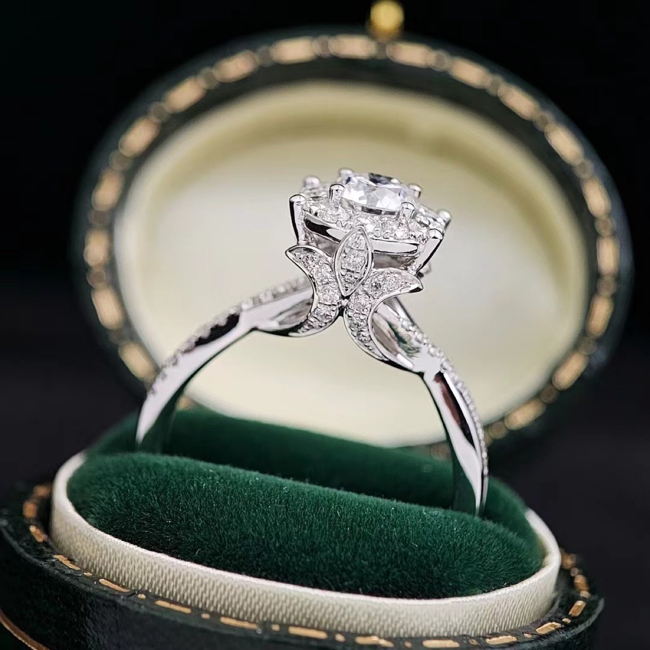 Women's 925 Sterling Silver Plated 18k Platinum Vintage Ring