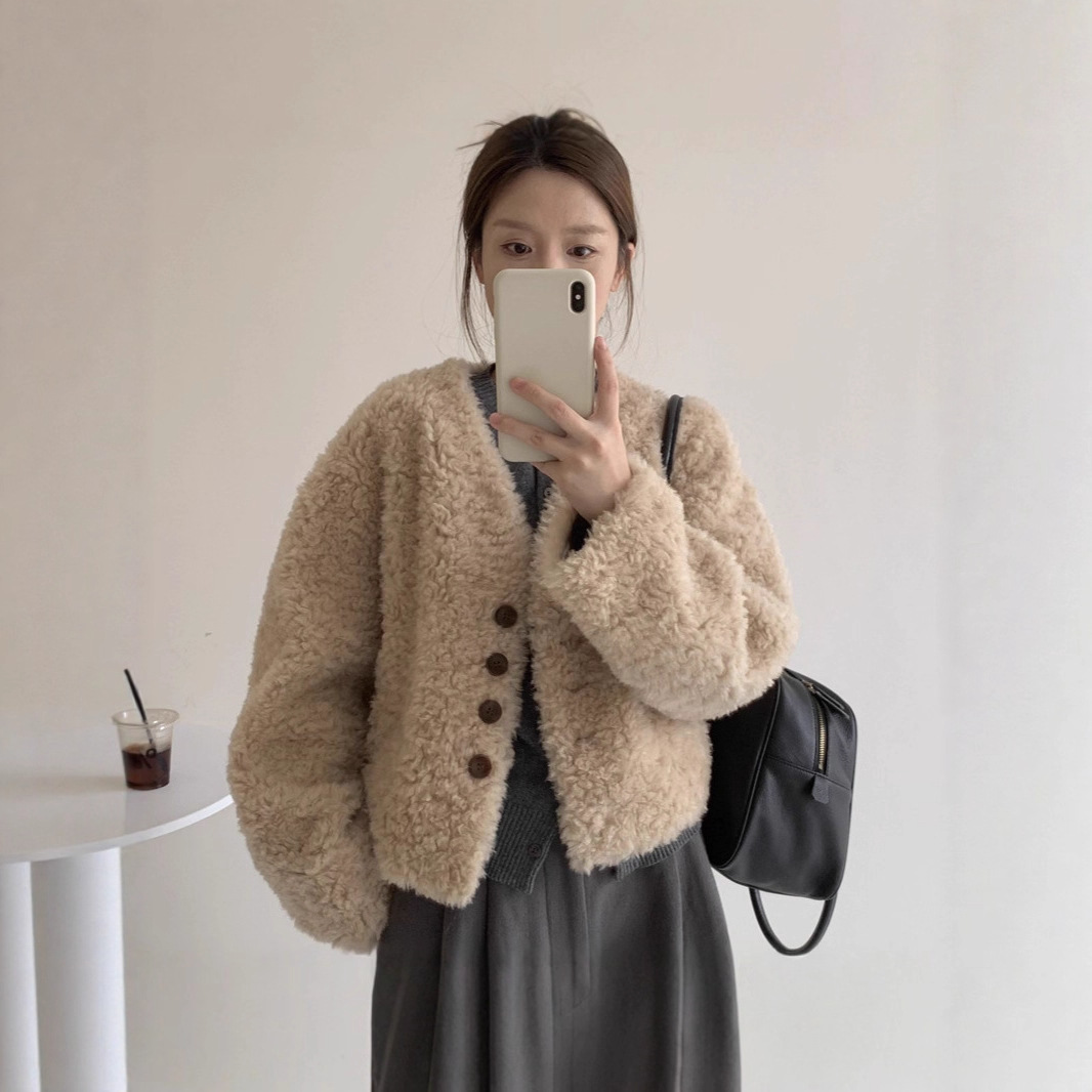 Womens V-neck Short Loose Padded Lambswool Coat