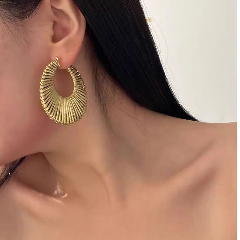 European And American Retro Exaggerated Hand-knitted Quality Earrings For Women