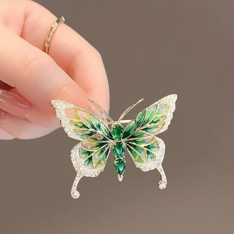 Vintage Butterfly Brooch Light Luxury Emerald Corsage Country