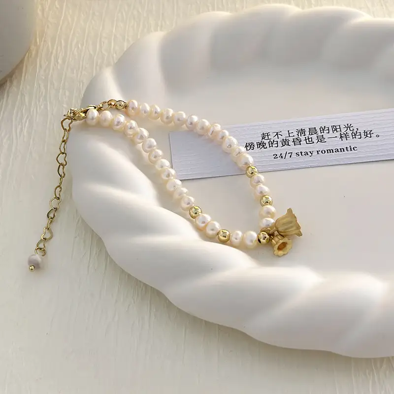 Natural Real Pearl Exquisite High Sense Lily Pendant Bracelet