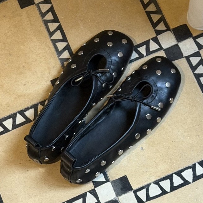Women Fashionable Rivet Bow Ballet Flats