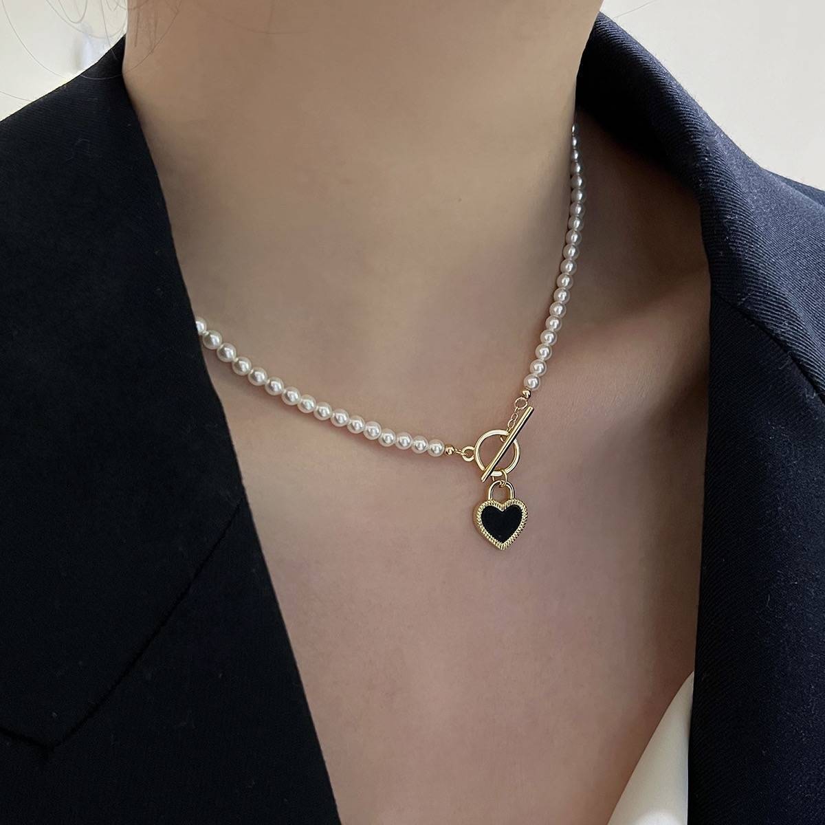 Black And White Double-sided Heart Necklace