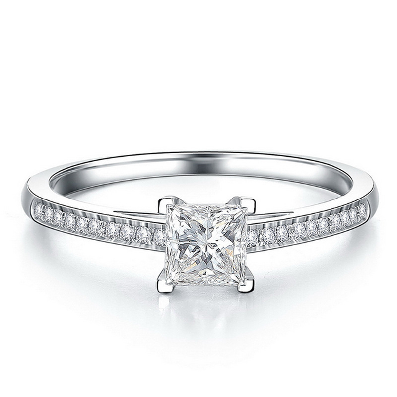 Simple Fashion Four-claw High Simulation Diamond Ring For Women
