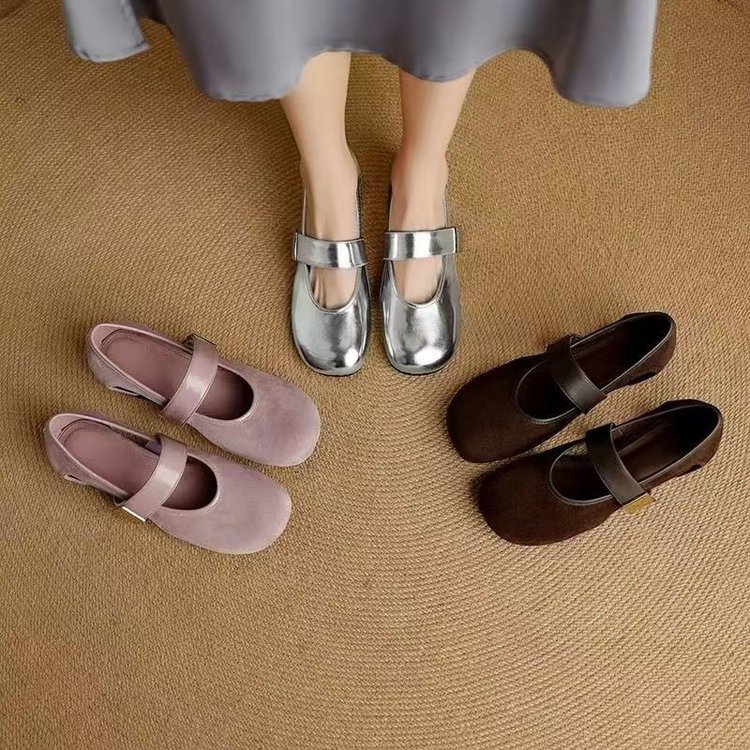 French-style Vintage Matte-leather Low-heeled Pumps With Metal Buckles For Women