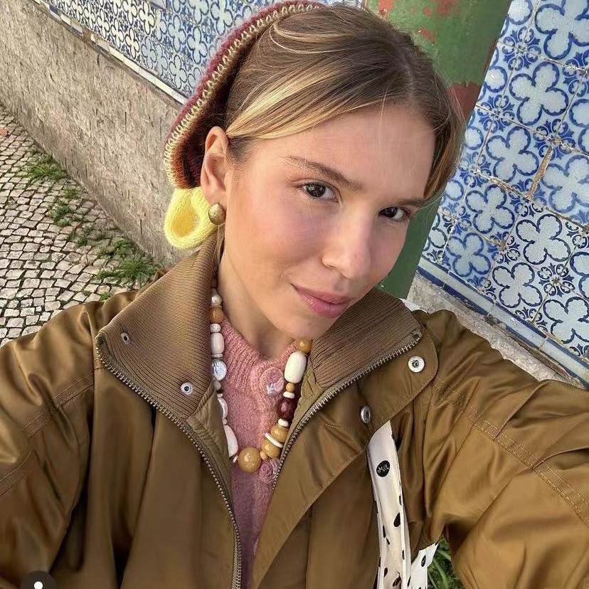 Autumn Winter Retro Antique Oil Painting Sense Feather Necklace