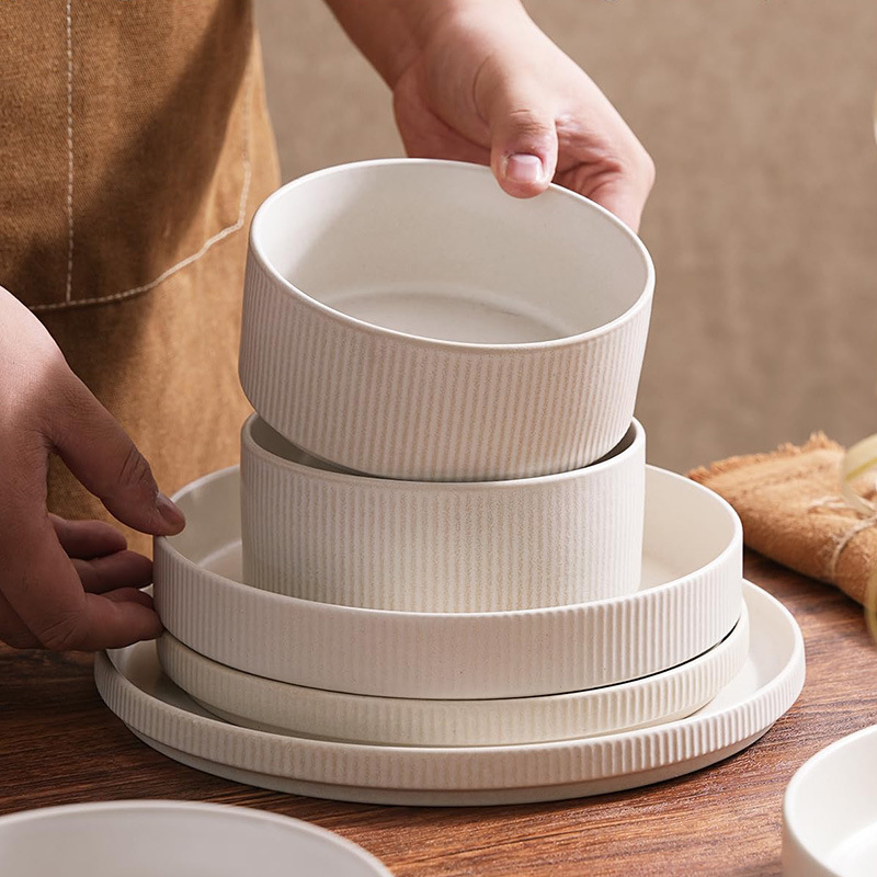 European-style Vintage Embossed Ceramic Dinnerware Set