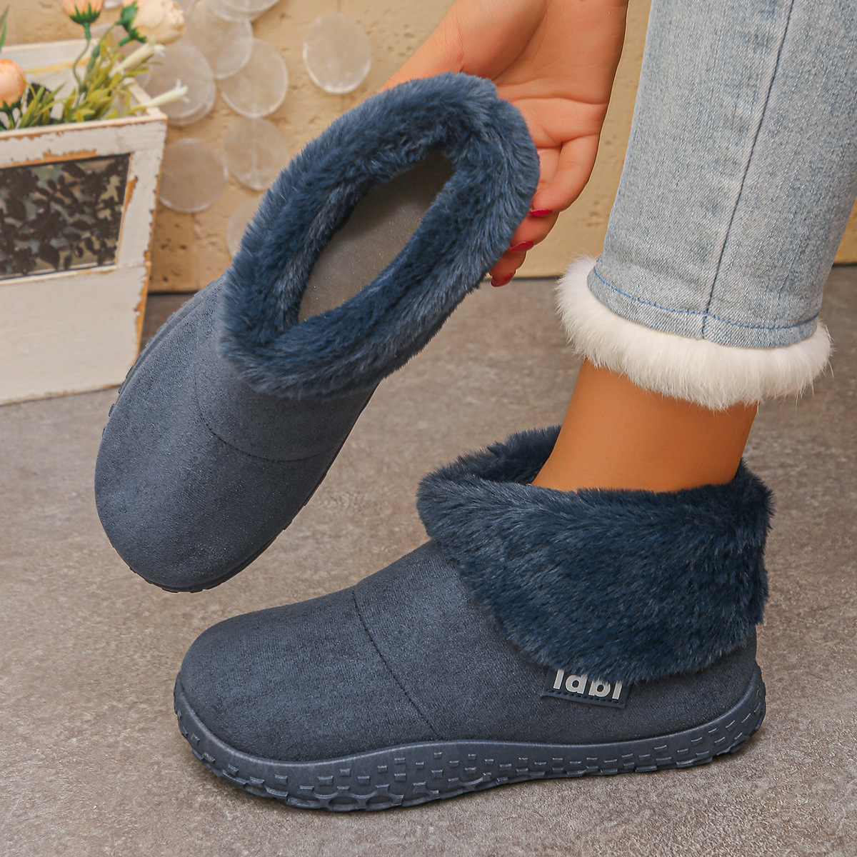 Women's faux-fur-lined slipper boots product image 9