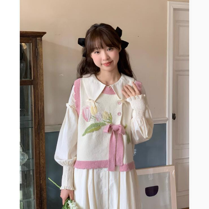 Women's Milk Pink Tulip Flower Knitted Vest