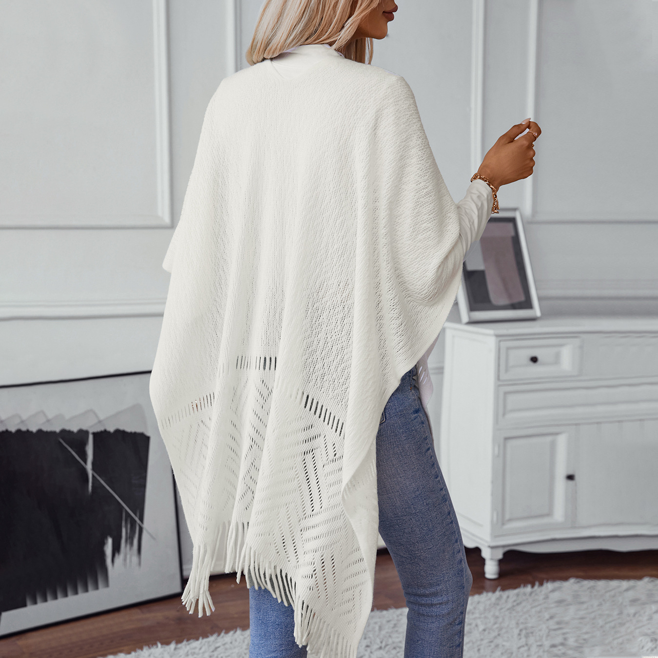 Women&#39;s autumn and winter casual loose sweater with tassel cape and shawl